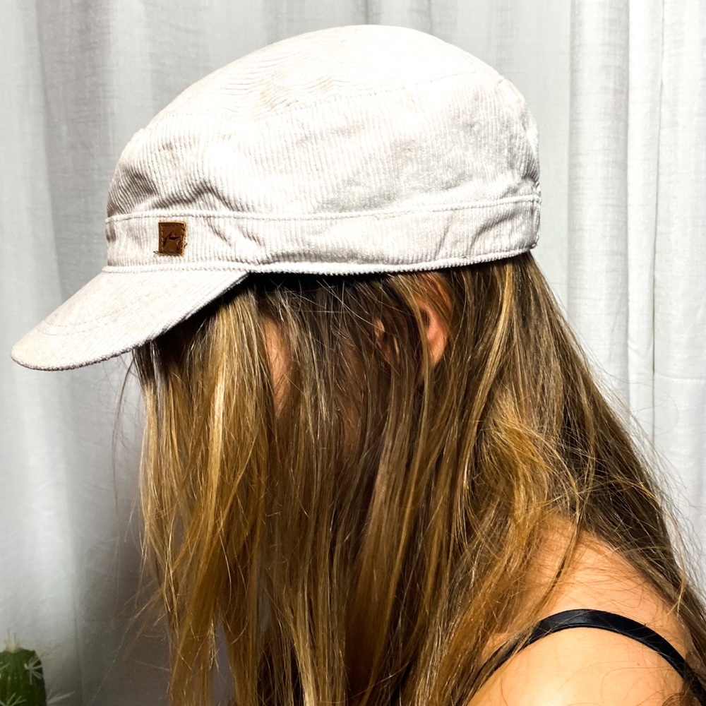 Rusty newsboy hat